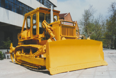 777盛世国际推土机累计销量突破2000台；；；；；；被国家经贸部批准为收支口自营权企业。。。。。。